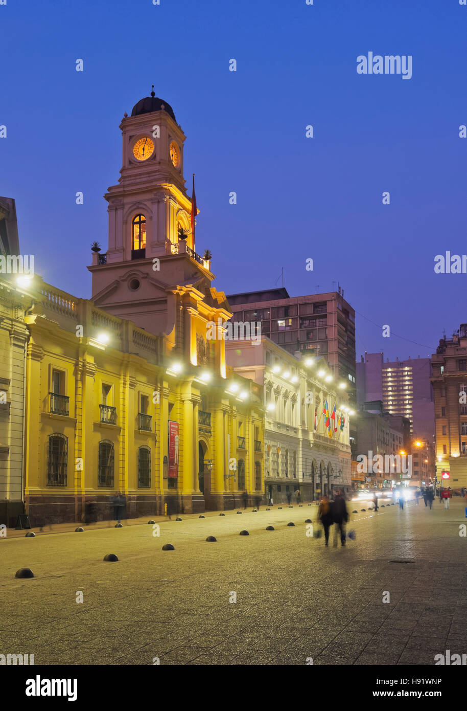 Chile, Santiago, Plaza de Armas, Twilight view towards the Royal Court Palace housing National History Museum. Stock Photo