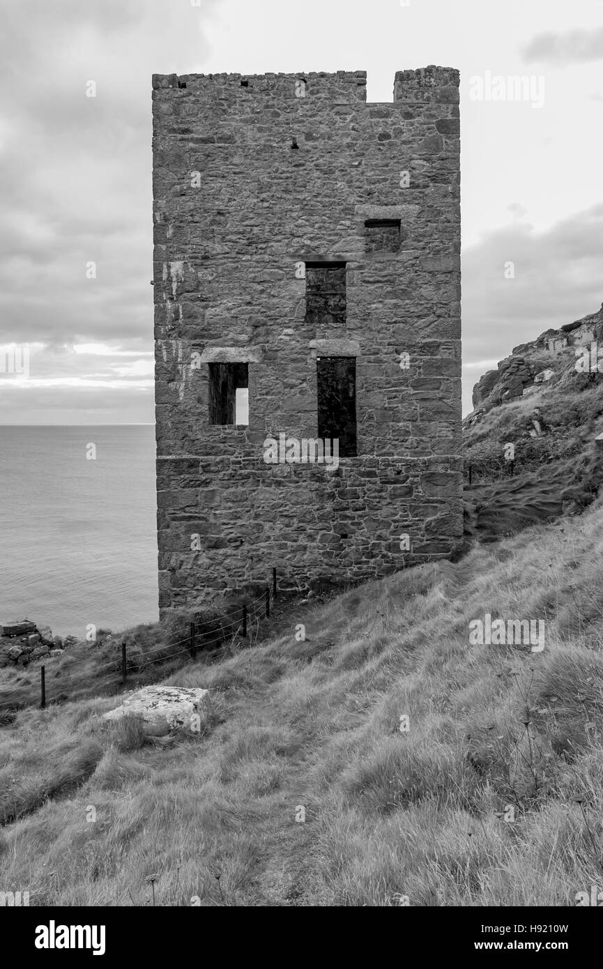 Cornwall Engine Houses/Tin MInes ancient  relics from an industrial past Stock Photo