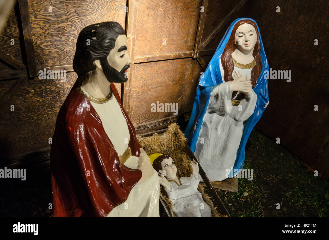 Christmas display of Holy family in traditional outdoor nativity setting Stock Photo Alamy