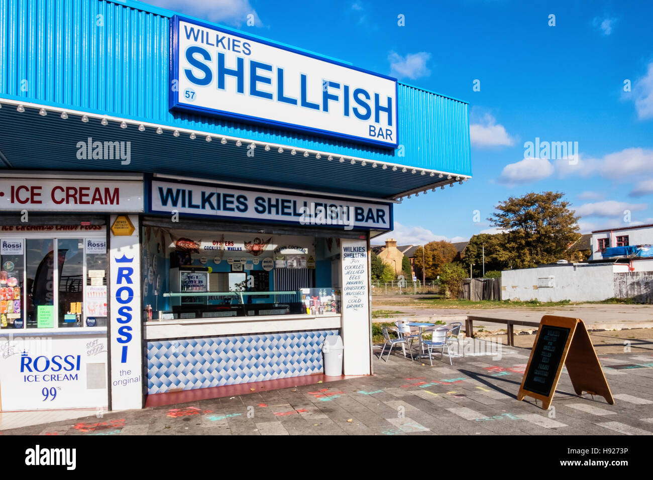 Seafront cafe southend on sea essex hi-res stock photography and images ...