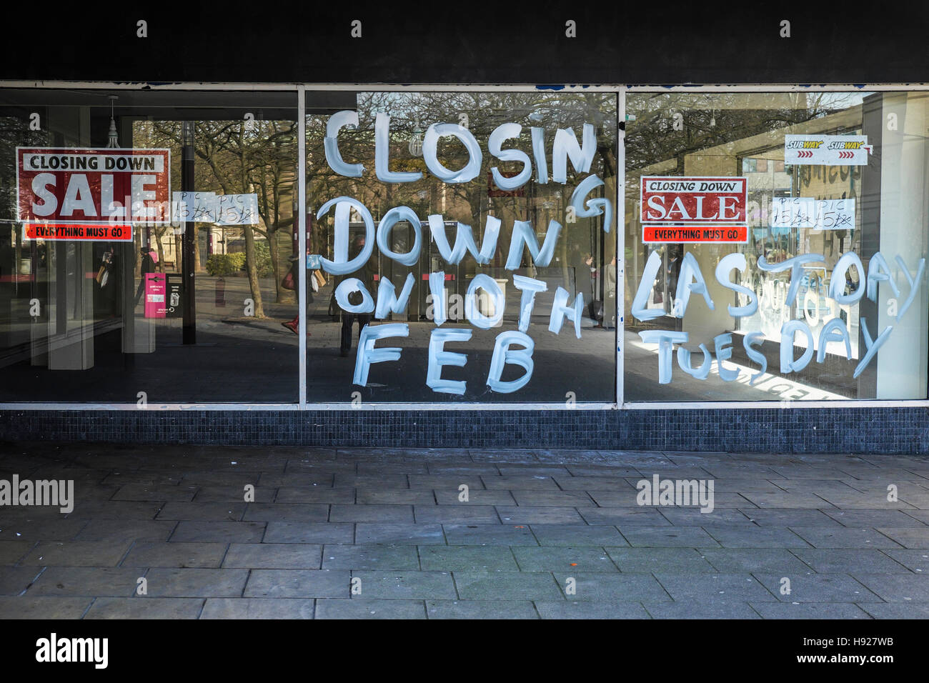 The windows of a closed shop Stock Photo - Alamy