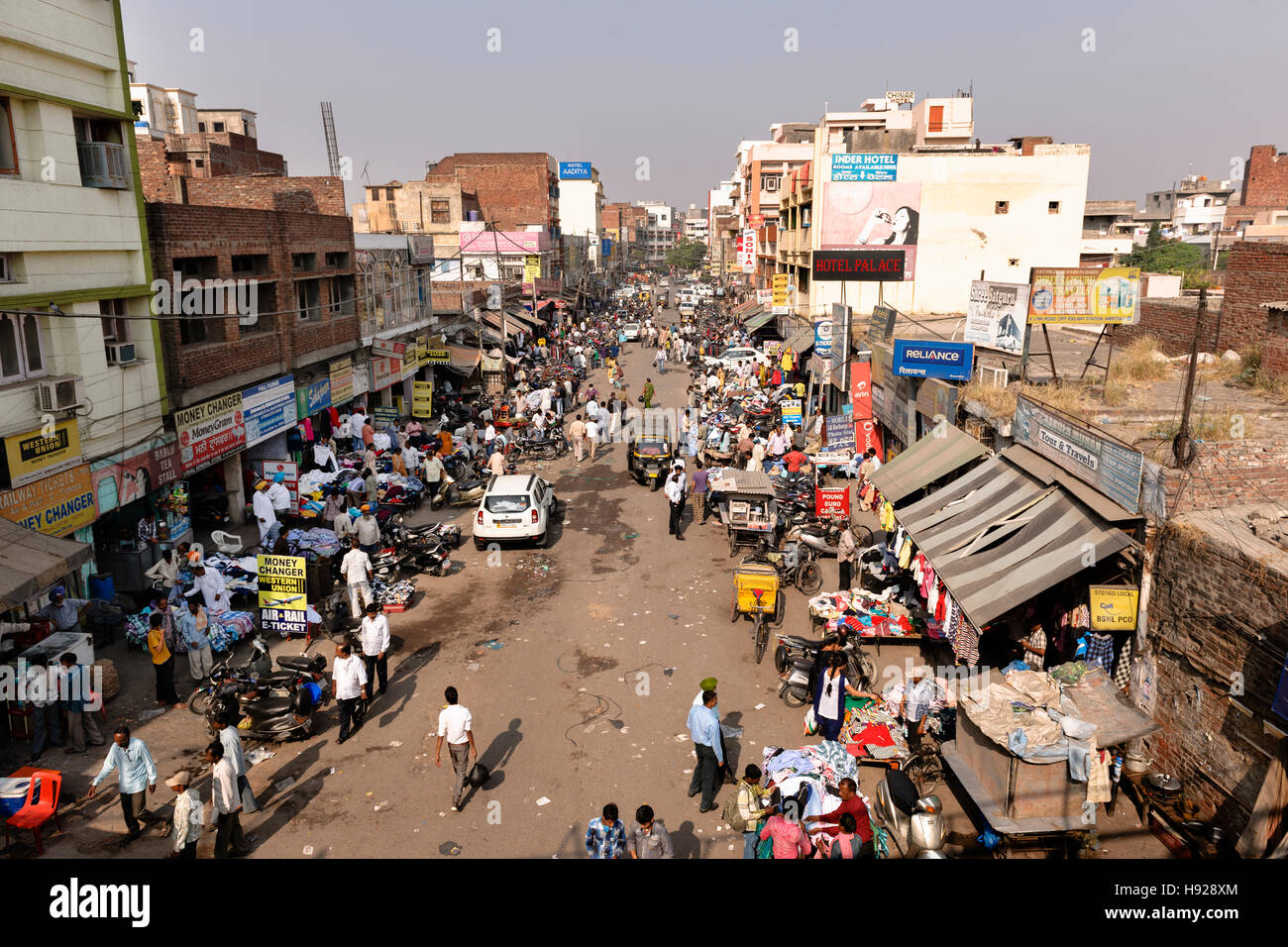 Amritsar streets hi-res stock photography and images - Alamy