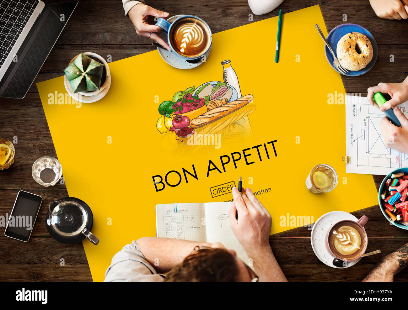 Business lunch meeting aerial hi-res stock photography and images - Alamy