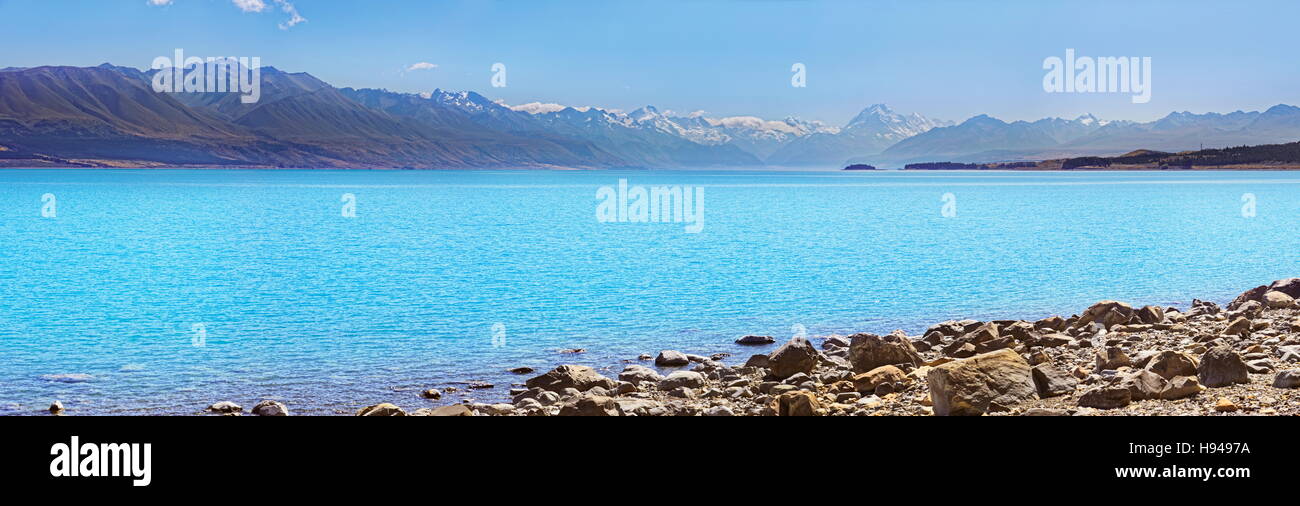 Turquoise glacial Lake Pukaki with mountains, Mount Cook National Park, South Island, New Zealand Stock Photo