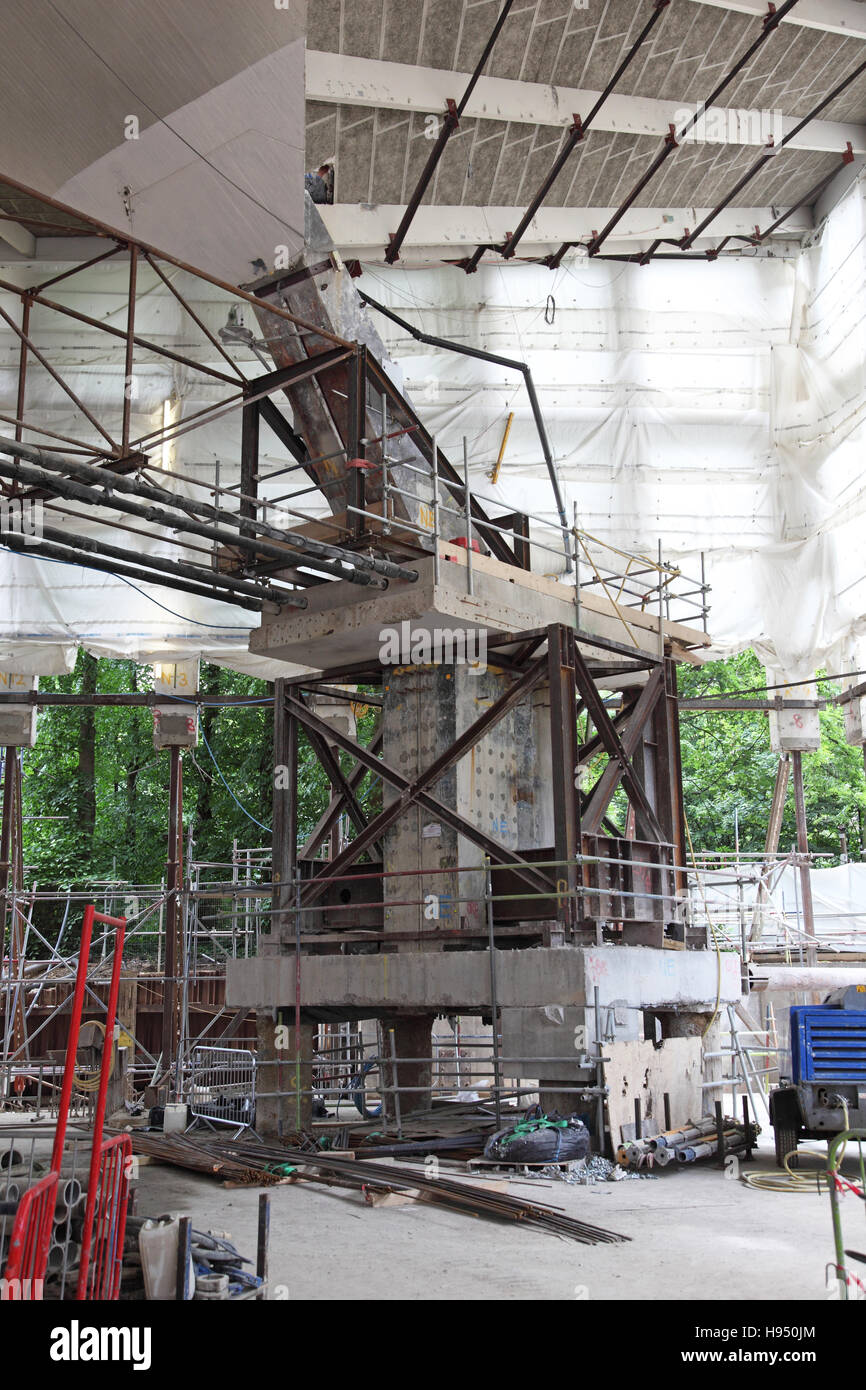 Extensive structural support during conversion of the Commonwealth Institute building into the new Design Museum in Kensington Stock Photo