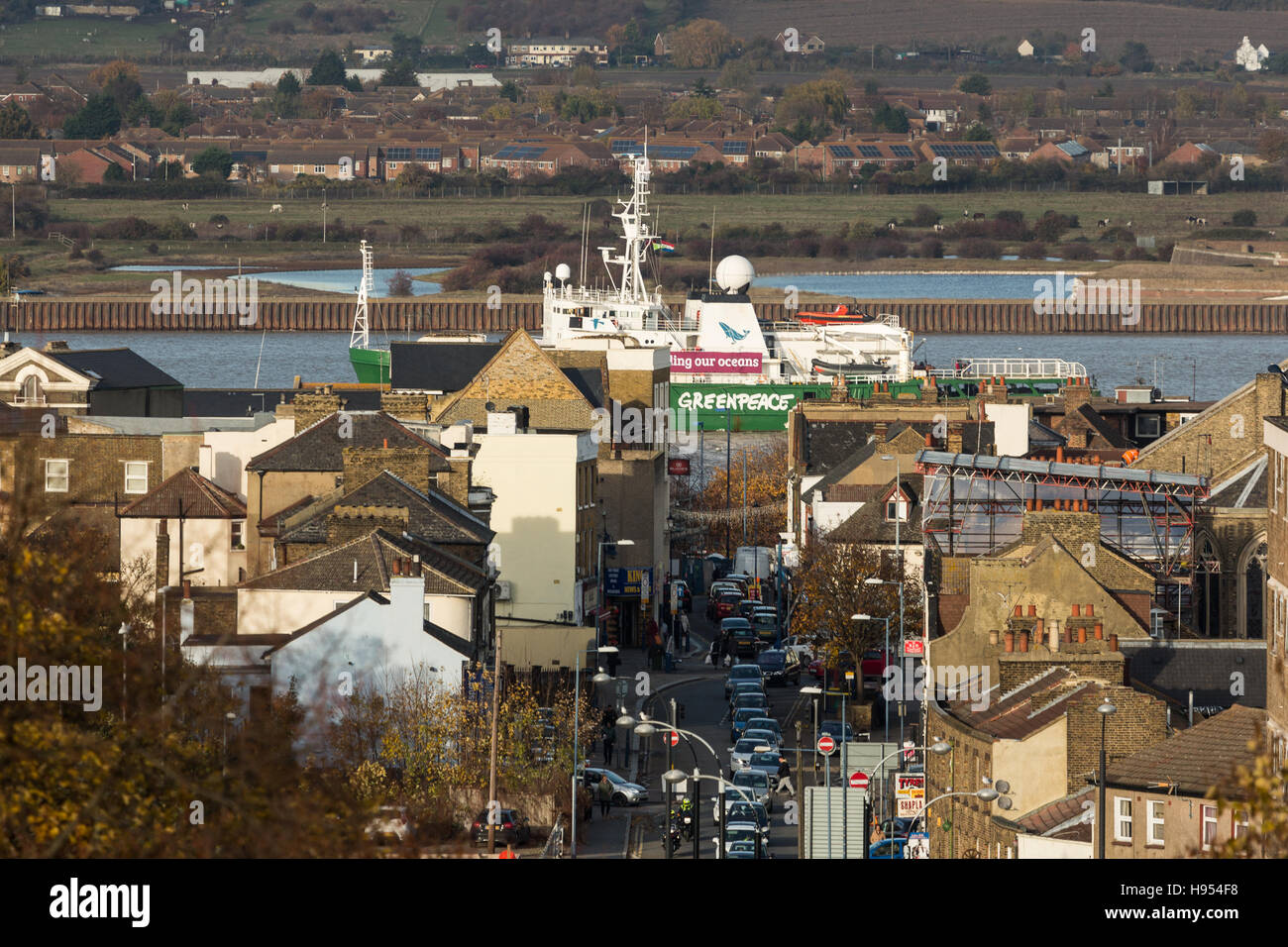 Gravesend, Kent, UK. 18th Nov, 2016. Greenpeace ship Esperanza pictured sailing past Gravesend today on her way to London bearing a banner protesting against Sainsbury's stocking unsustainably-caught Tuna. Credit:  Rob Powell/Alamy Live News Stock Photo