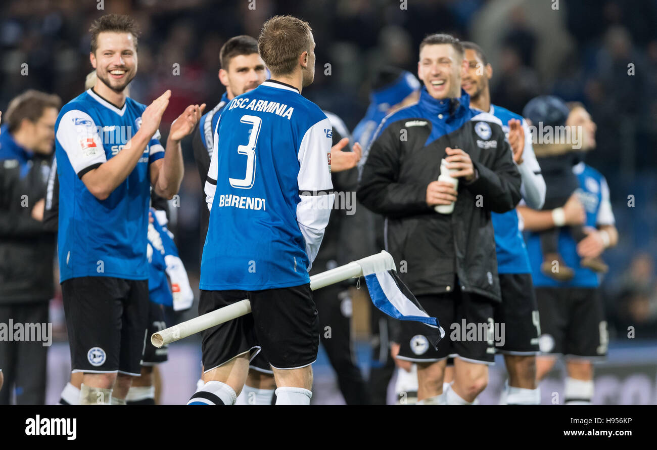 Bielefeld, Germany. 18th Nov, 2016. Bielefeld's Brian Behrendt (f) celebrates the win with team mates after the match between Arminia Bielefeld and 1. FC Heidenheim on the 13th matchday of the German Bundesliga seconds in the Schueco Arena in Bielefeld, Germany, 18 November 2016. Photo: GUIDO KIRCHNER/DPA (EMBARGO CONDITIONS - ATTENTION: Due to the accreditation guidelines, the DFL only permits the publication and use of up to 15 pictures per match on the internet and in online media during the match.)/dpa/Alamy Live News Stock Photo