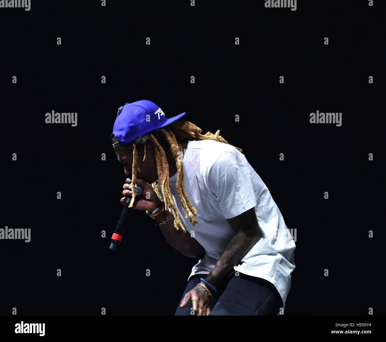 Norfolk, VIRGINIA, USA. 18th Nov, 2016. LIL WAYNE, grammy winner brings the rap to the CONSTANT CENTER at OLD DOMINION UNIVERSITY in NORFOLK, VIRGINIA on 17 OCTOBERL 2016. © Jeff Moore/ZUMA Wire/Alamy Live News Stock Photo