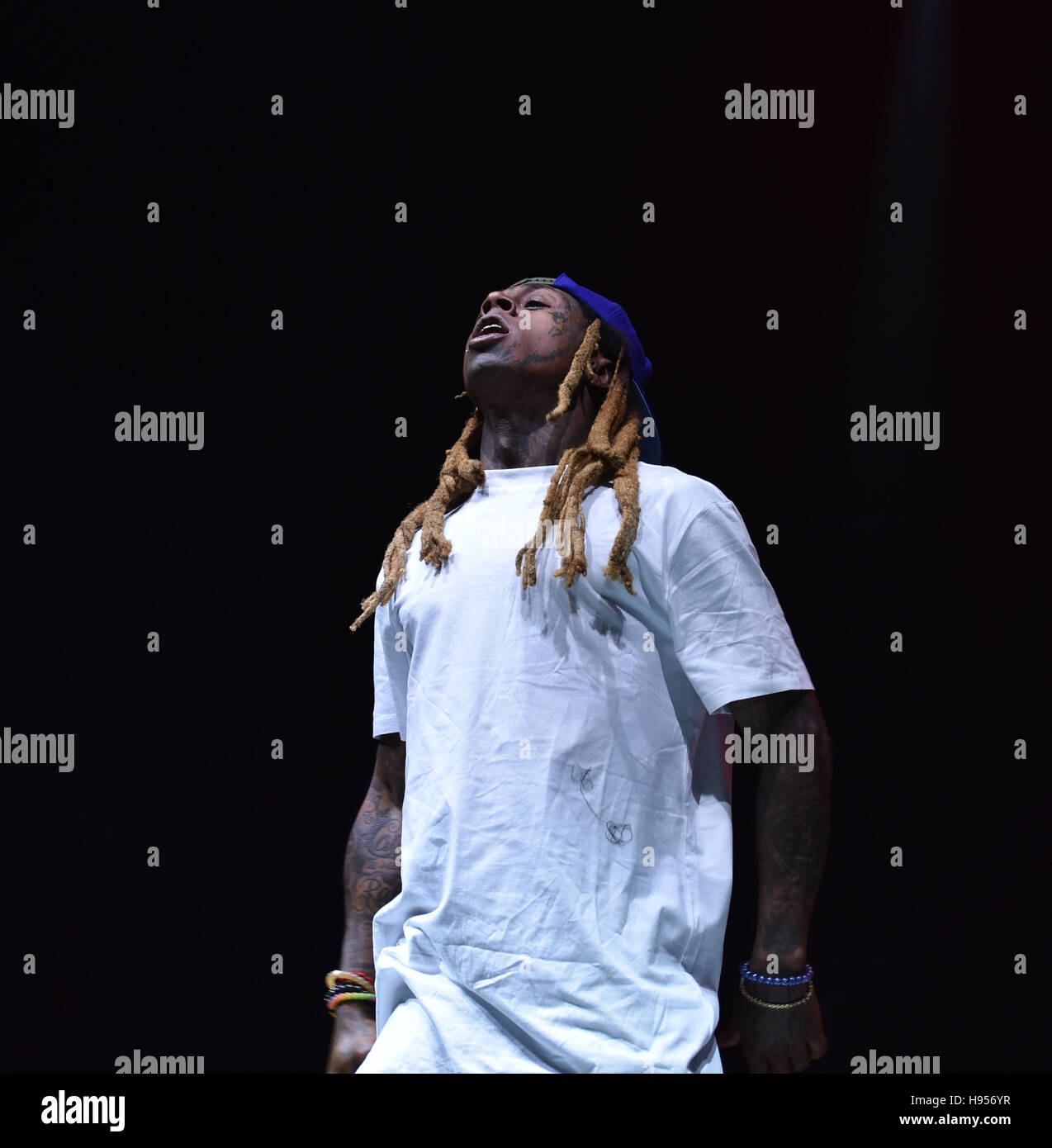 Norfolk, VIRGINIA, USA. 18th Nov, 2016. LIL WAYNE, grammy winner brings the rap to the CONSTANT CENTER at OLD DOMINION UNIVERSITY in NORFOLK, VIRGINIA on 17 OCTOBERL 2016. © Jeff Moore/ZUMA Wire/Alamy Live News Stock Photo