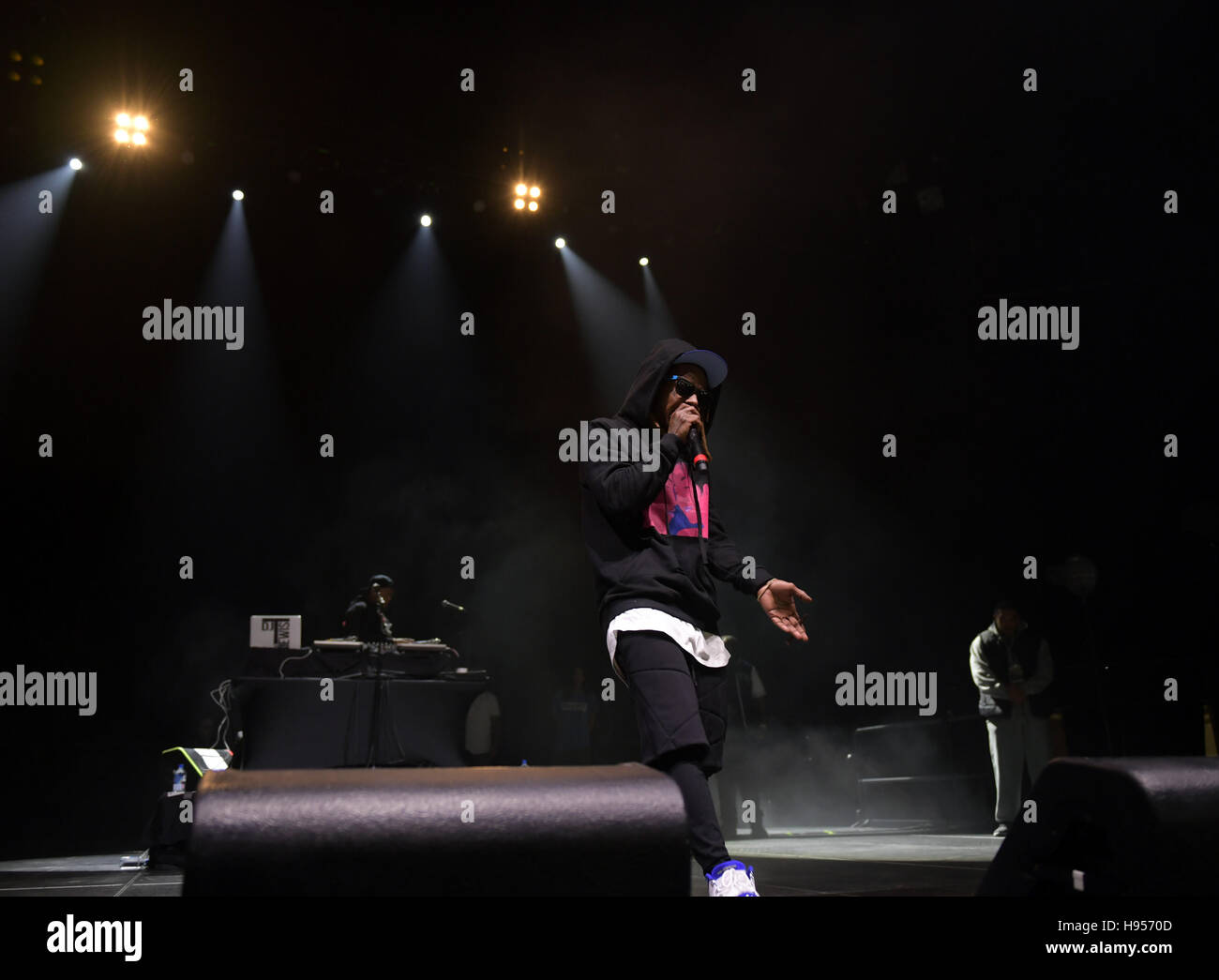 Norfolk, VIRGINIA, USA. 17th Nov, 2016. LIL WAYNE, grammy winner brings the rap to the CONSTANT CENTER at OLD DOMINION UNIVERSITY in NORFOLK, VIRGINIA on 17 OCTOBERL 2016. © Jeff Moore/ZUMA Wire/Alamy Live News Stock Photo