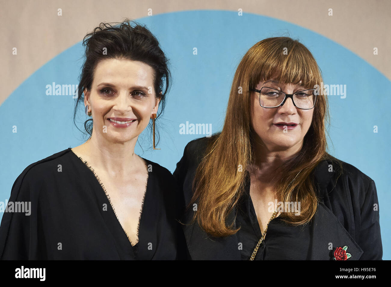 Madrid, Spain. 19th Nov, 2016. Juliette Binoche, Isabel Coixet attended 'Women in Action' award to Juliette Binoche photocall at Telefonica Foundation on November 19, 2016 in Madrid Credit:  Jack Abuin/ZUMA Wire/Alamy Live News Stock Photo