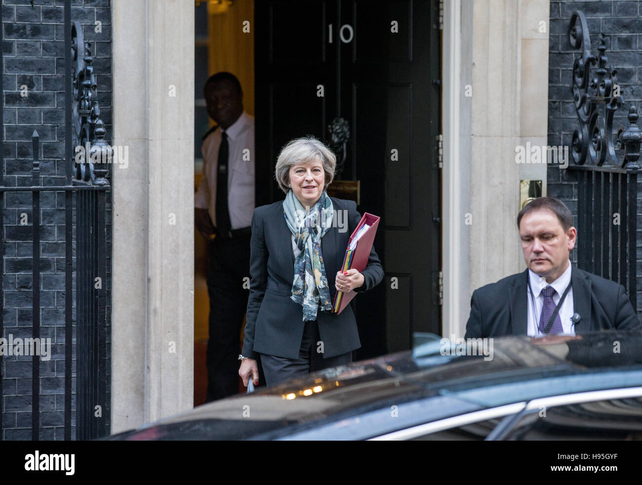 Prime Minister,Theresa May,leaves 10 Downing street,on her way to Prime Minister's Questions at the House of Commons Stock Photo