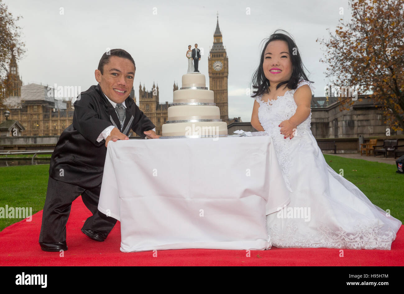 Paulo Gabriel da Silva Barros and Katyucia Hoshino are officially the world's shortest couple at 70 inches combined height Stock Photo