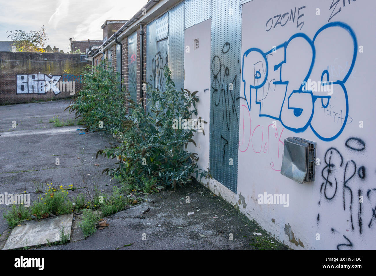 Buildings that are listed for demolition that are on Old Leeds Road
