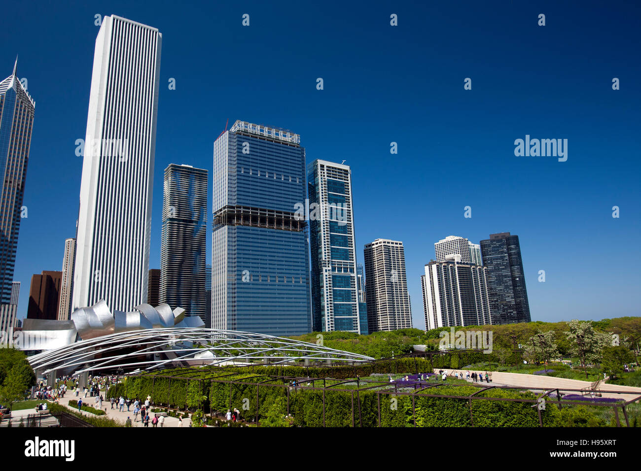 Skyline and Millenium Park Chicago Illinois USA Stock Photo - Alamy