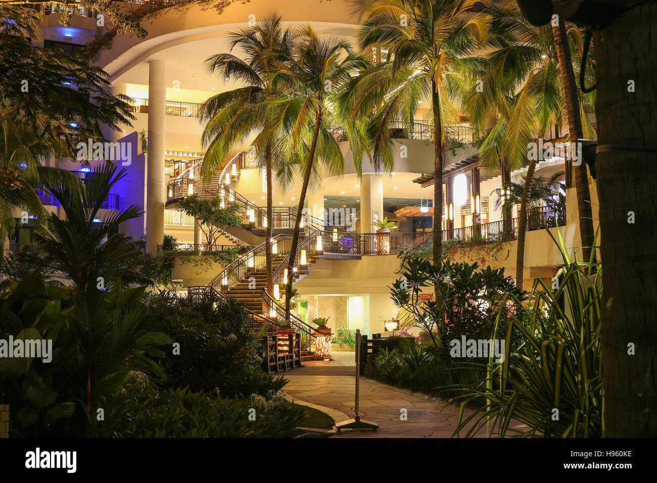 Singapore romantic street view hi-res stock photography and images - Alamy