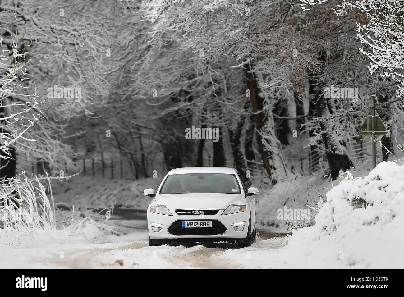 Castleton in snow hires stock photography and images Alamy