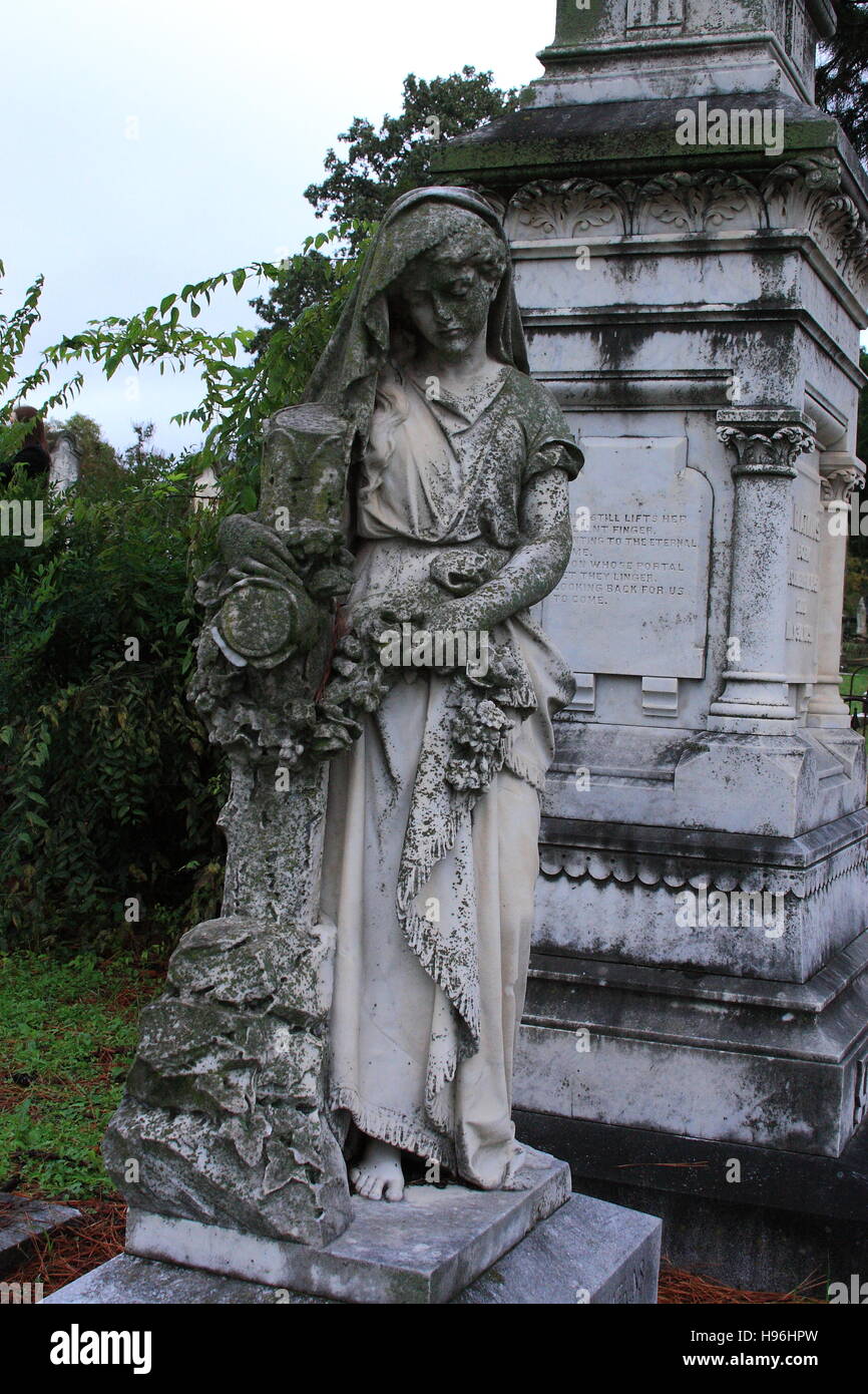 Memorial sculpture in Shreveport Louisiana cemetery Stock Photo