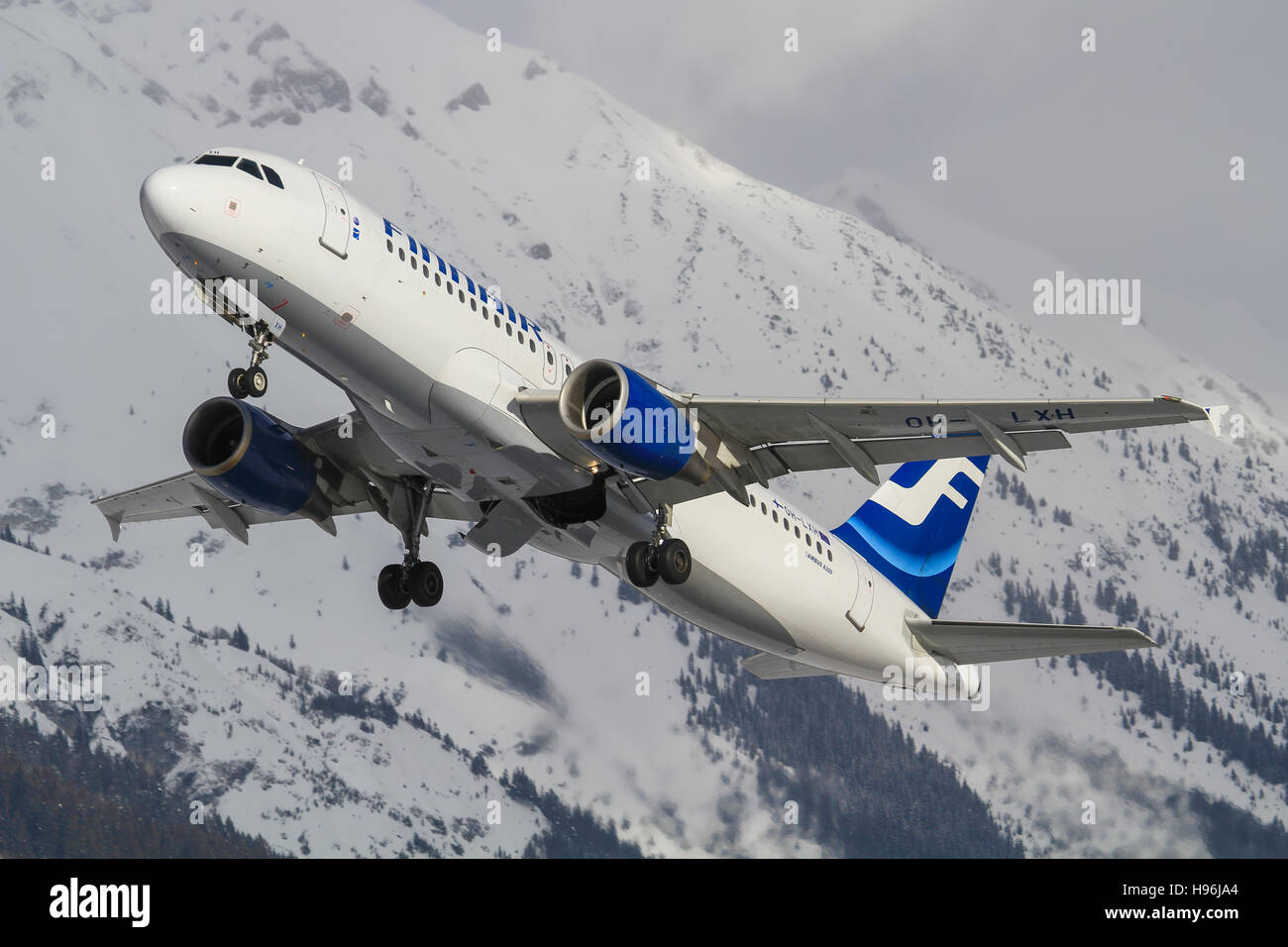 Airbus 320 Finnair Stock Photo - Alamy
