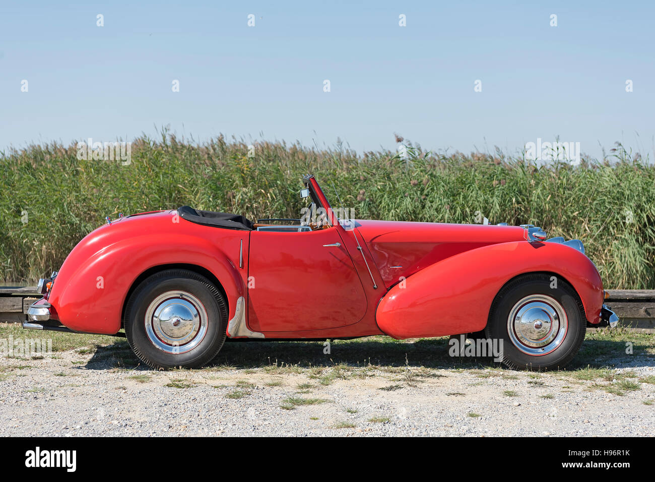 Vintage Triumph Roadster 2000, built in 1948, 4 cylinders, displacement 2000cc, weight 1110kg, 3 forward gears, 60 hp, 100 km/h Stock Photo