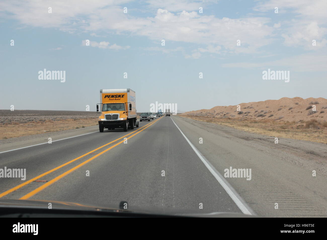 Traffic on highway 58, Mojave desert Stock Photo Alamy