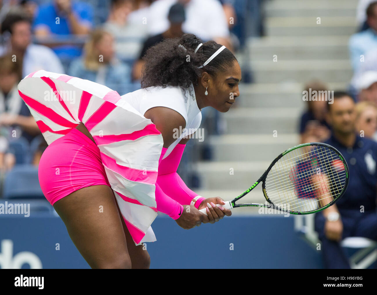 tennis player serena williams pink dress