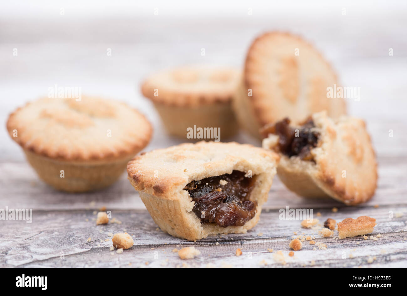 Christmas mince pies - shallow depth of field Stock Photo - Alamy