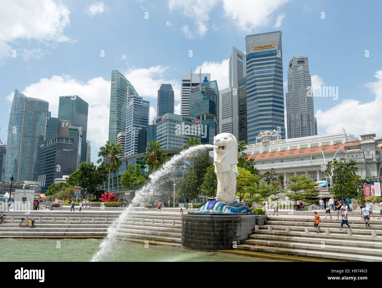 The Merlion Statue (Singa-Lau) showing CBD skyscrapers, Marina Bay, Central Area, Singapore Island (Pulau Ujong), Singapore Stock Photo