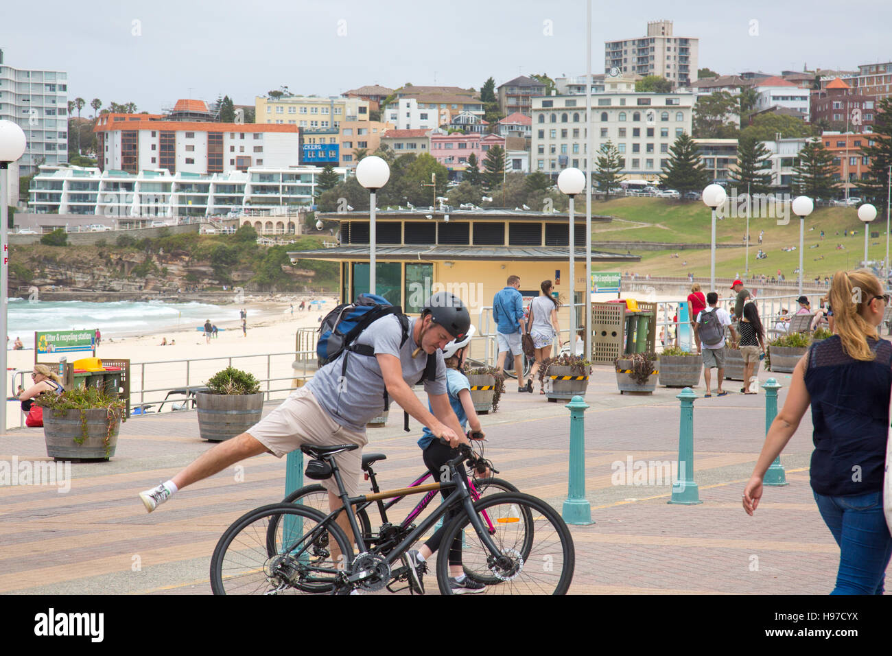Bondi beach australia people hi-res stock photography and images - Alamy