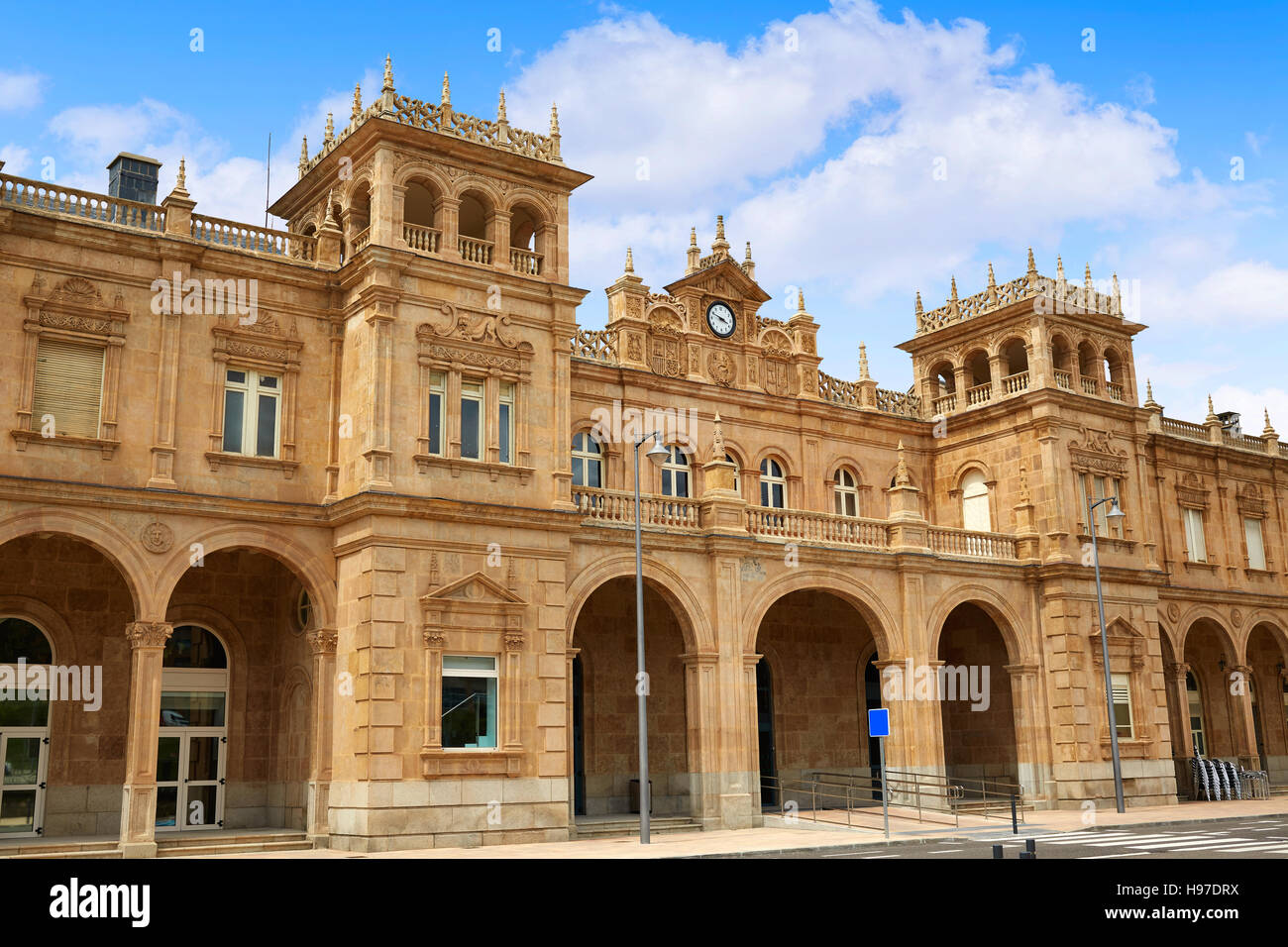 Zamora Train Station In Spain Via De La Plata Stock Photo Alamy zamora-train-station-in-spain-via-de-la-plata-stock-photo-alamy