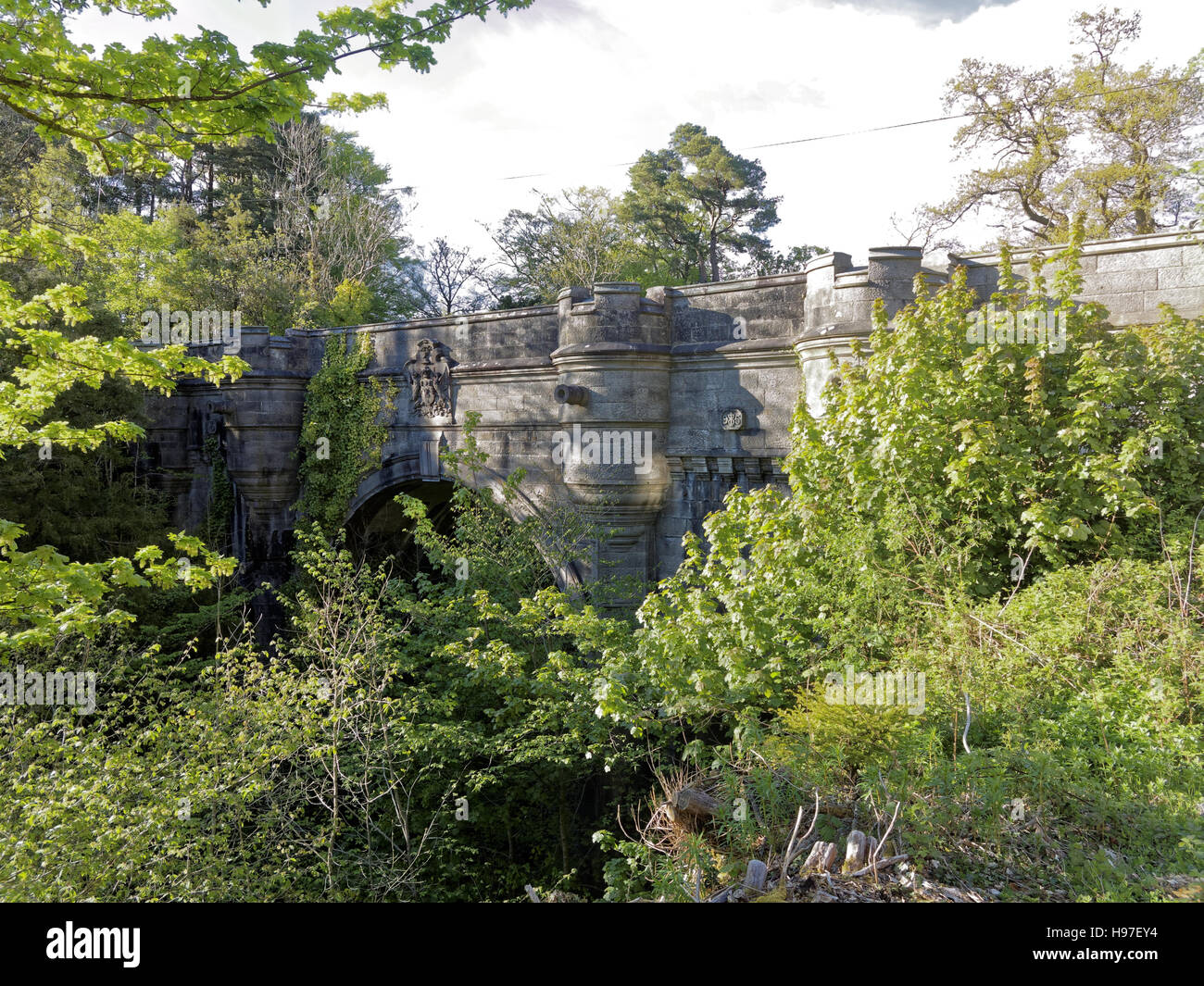 Overtoun House Bridge woodland scene the 'dead dog bridge 'deid dug bridge' '‘dog suicide bridge' Stock Photo