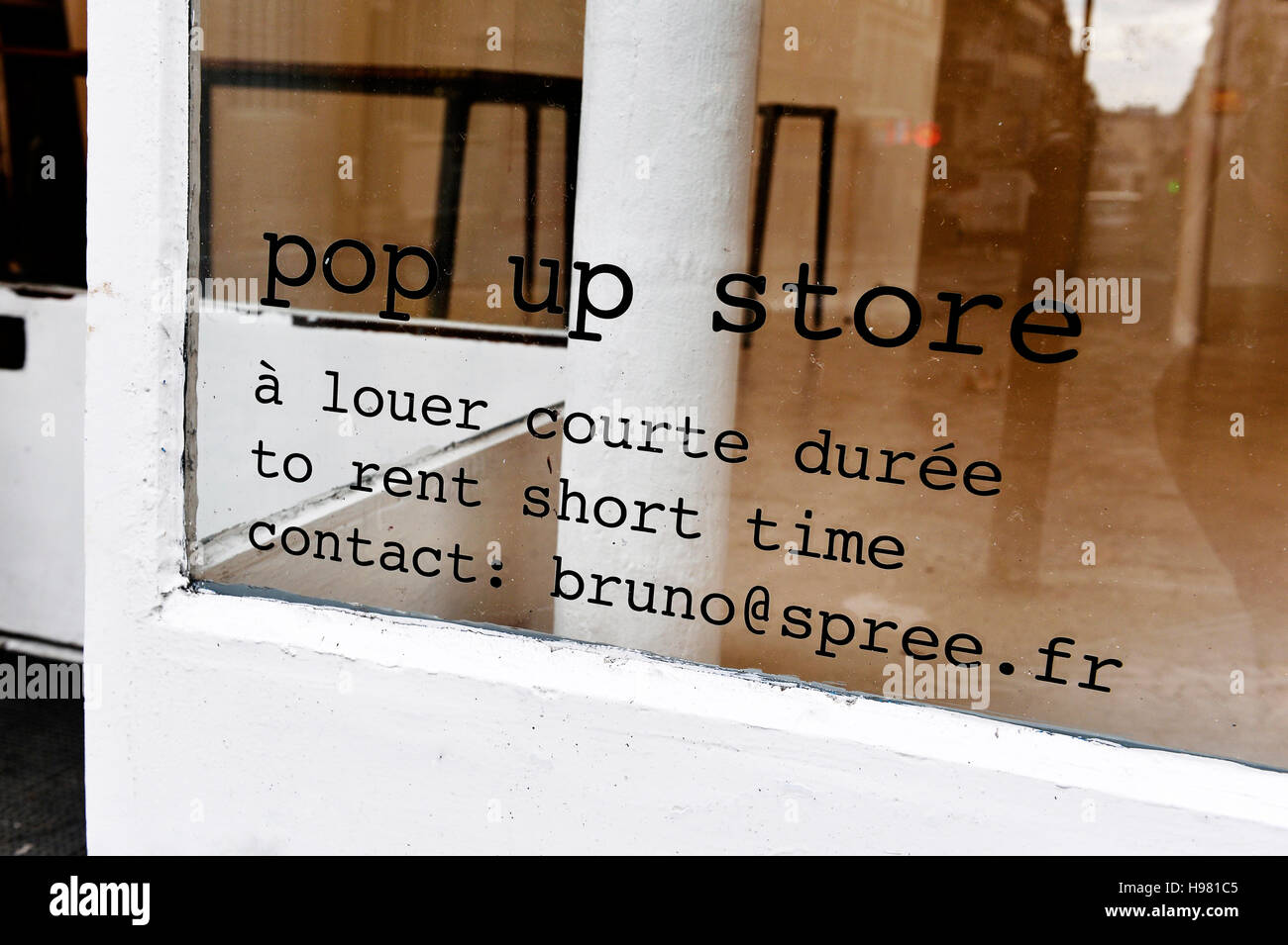 Up Store Rent Pop up store to rent in Montmartre, Paris, France Stock Photo - Alamy