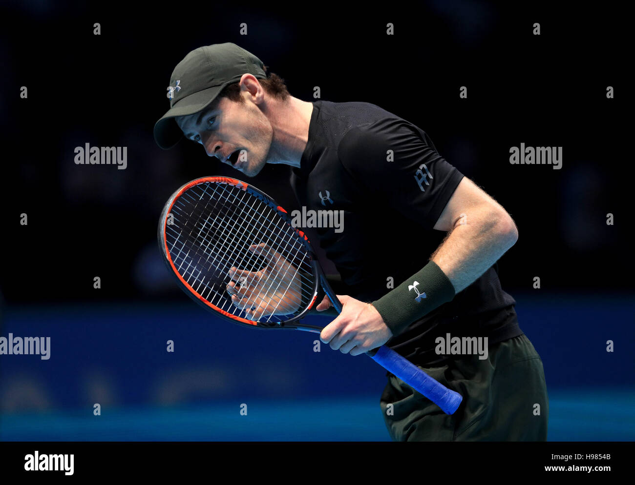 Andy Murray in his match against Milos Raonic during day seven of the Barclays ATP World Tour Finals at The O2, London. PRESS ASSOCIATION Photo. Picture date: Saturday November 19, 2016. See PA story TENNIS London. Photo credit should read: Adam Davy/PA Wire. Stock Photo