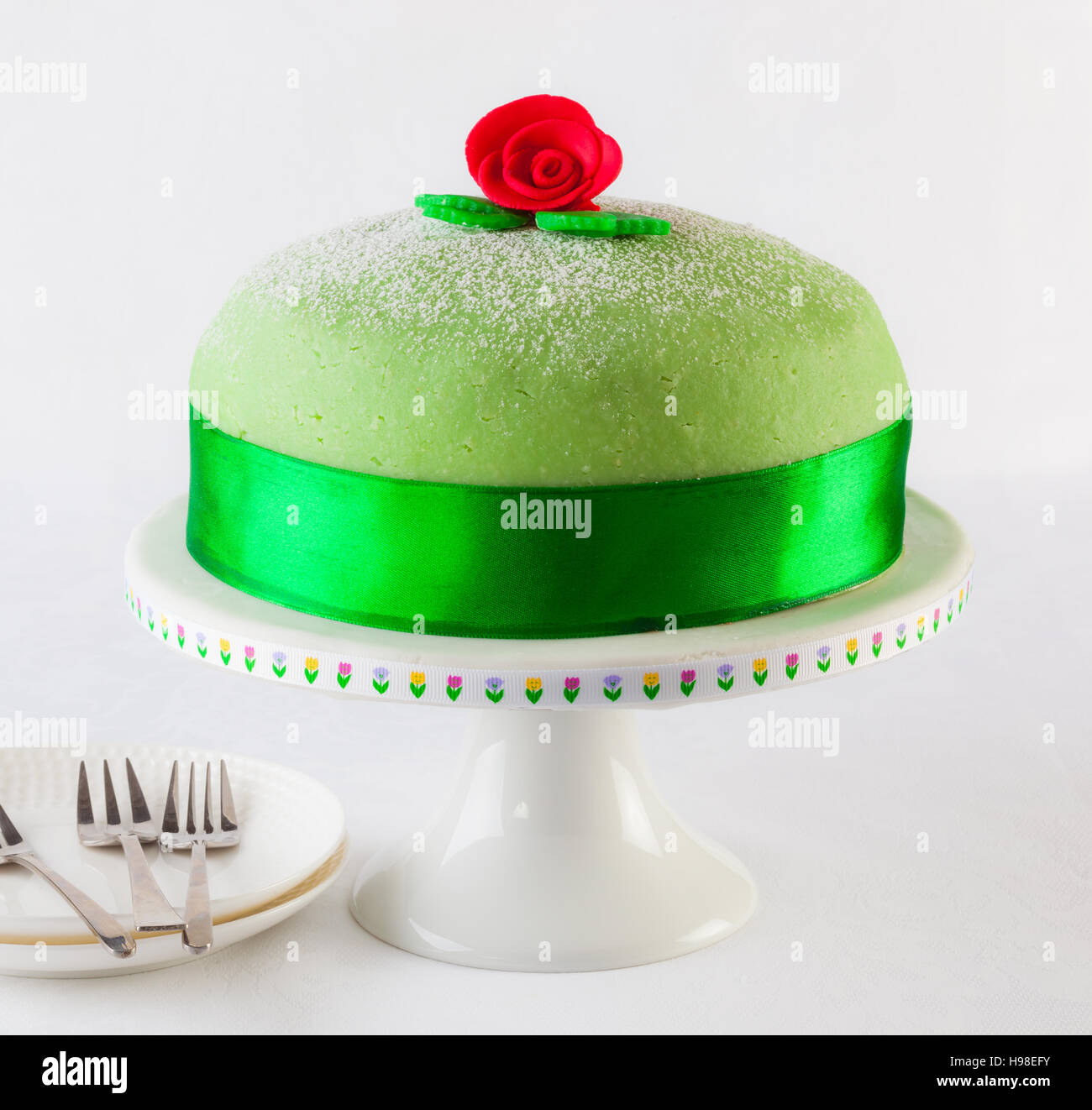 Details 137+ swedish birthday cake best in.eteachers