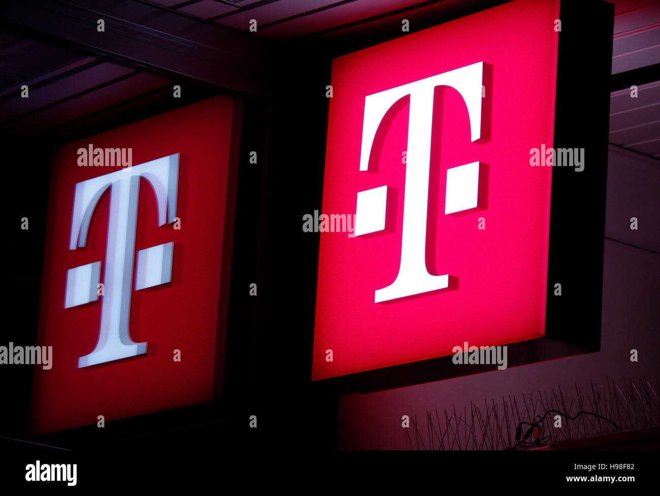 Telekom logo hi-res stock photography and images - Alamy