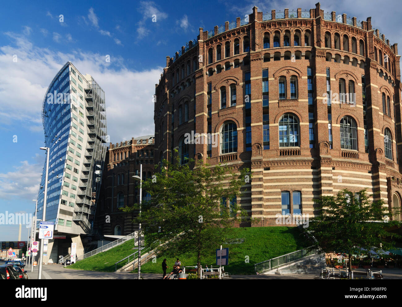 Gasometer city hi-res stock photography and images - Alamy