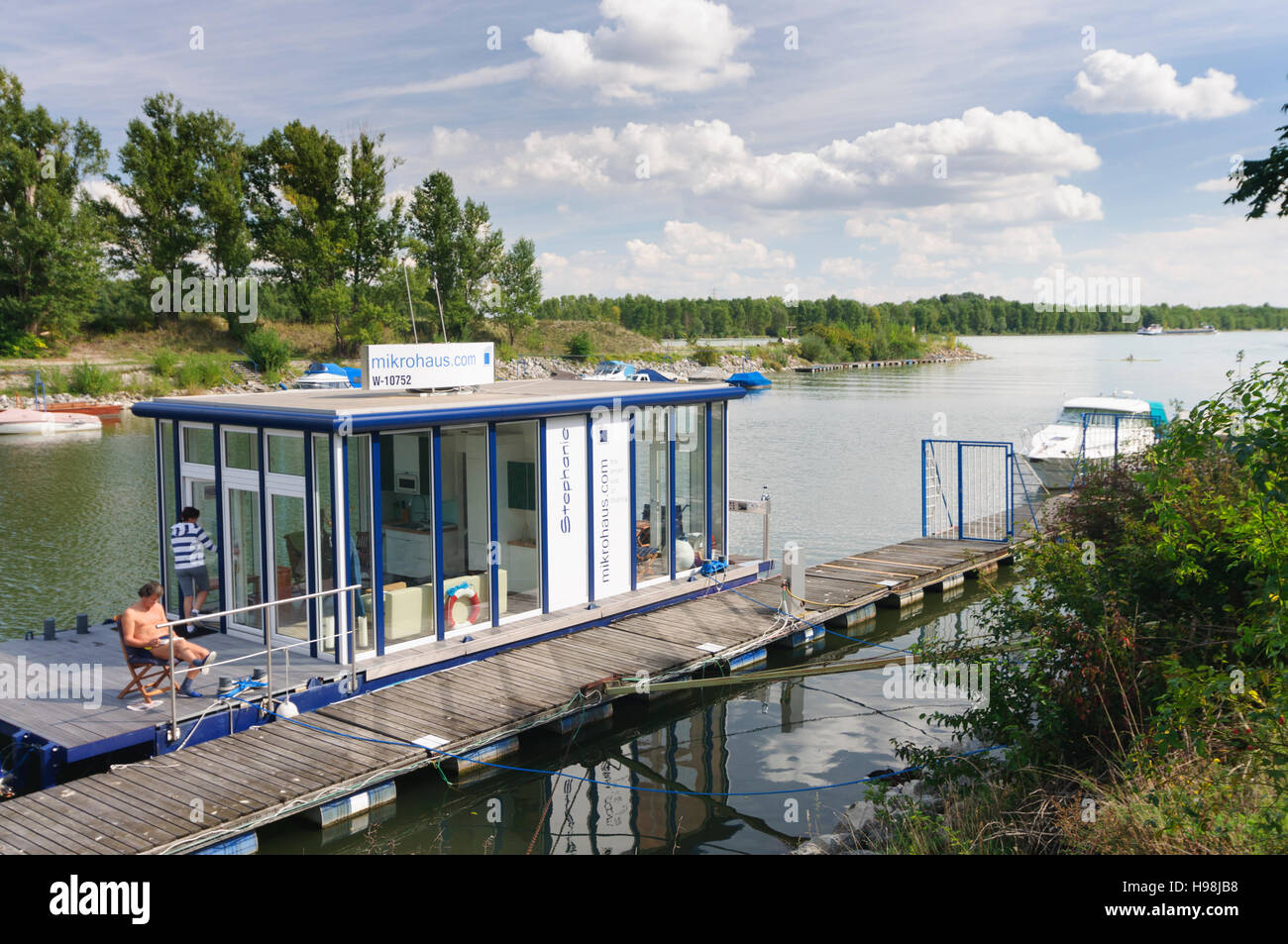 Wien, Vienna Houseboat in Kuchelau port on the Danube, 19., Wien