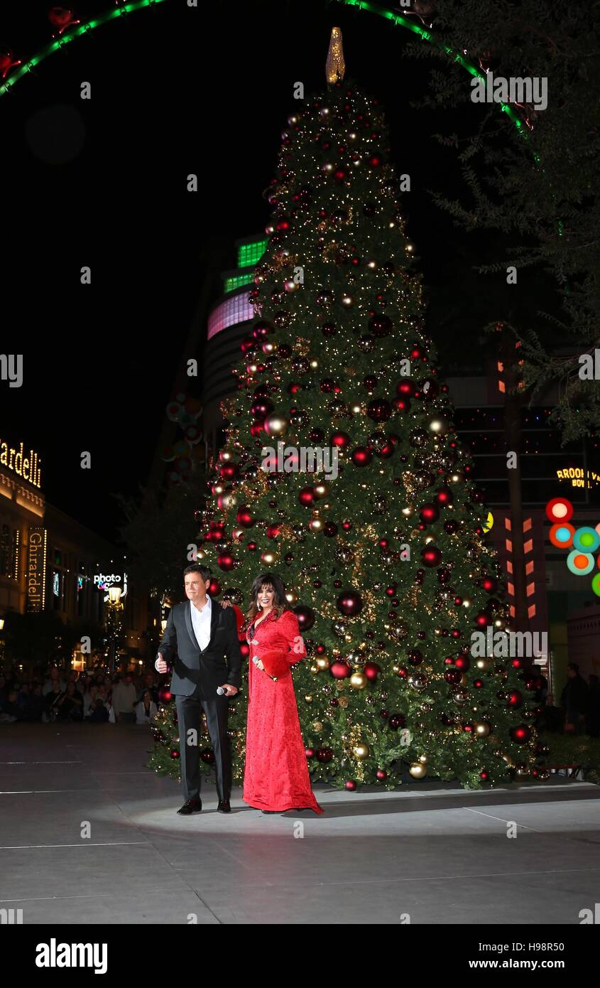 Las Vegas' official Christmas tree lit for the season — PHOTOS