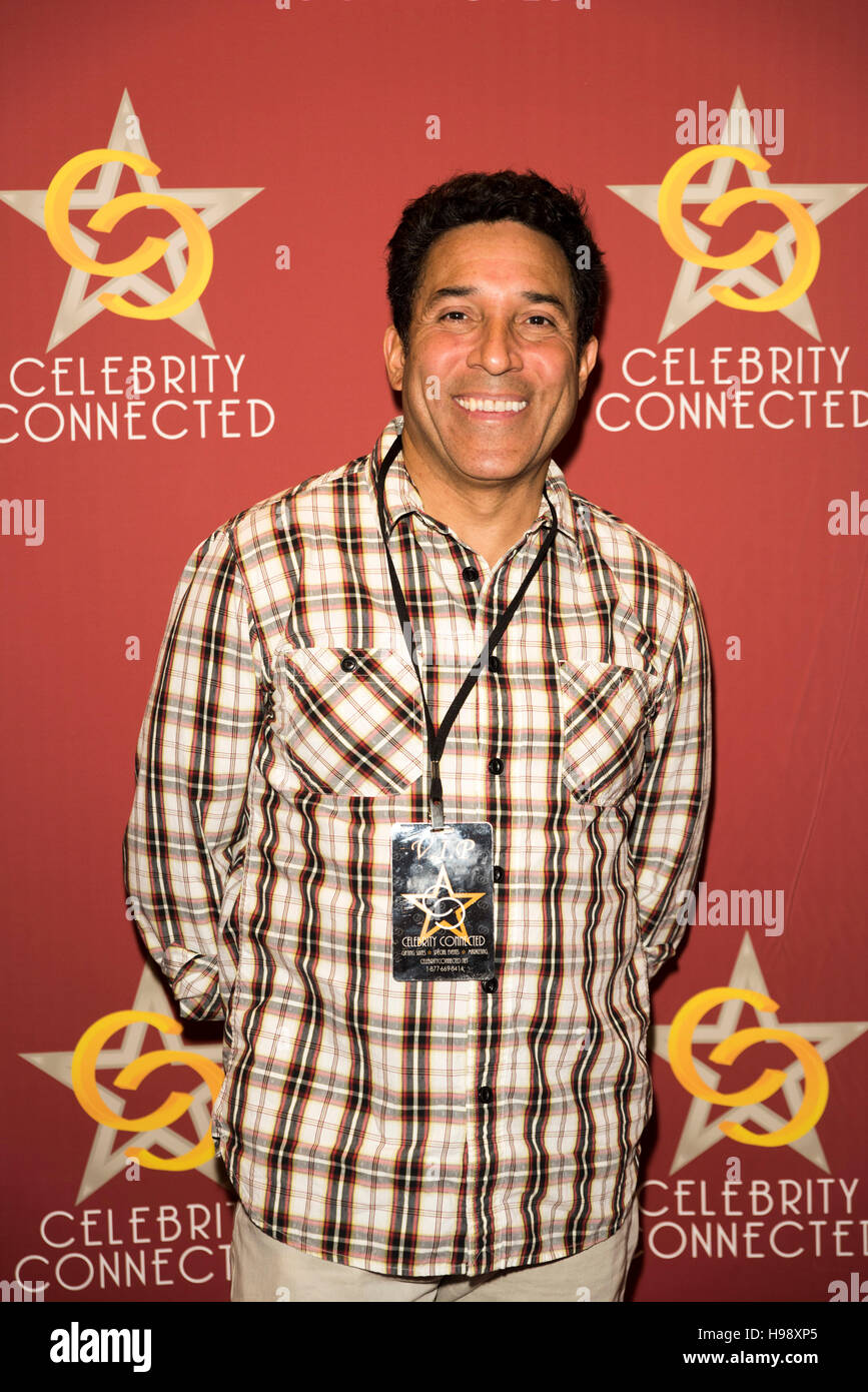 2016 oscar nunez arrives hi-res stock photography and images - Alamy