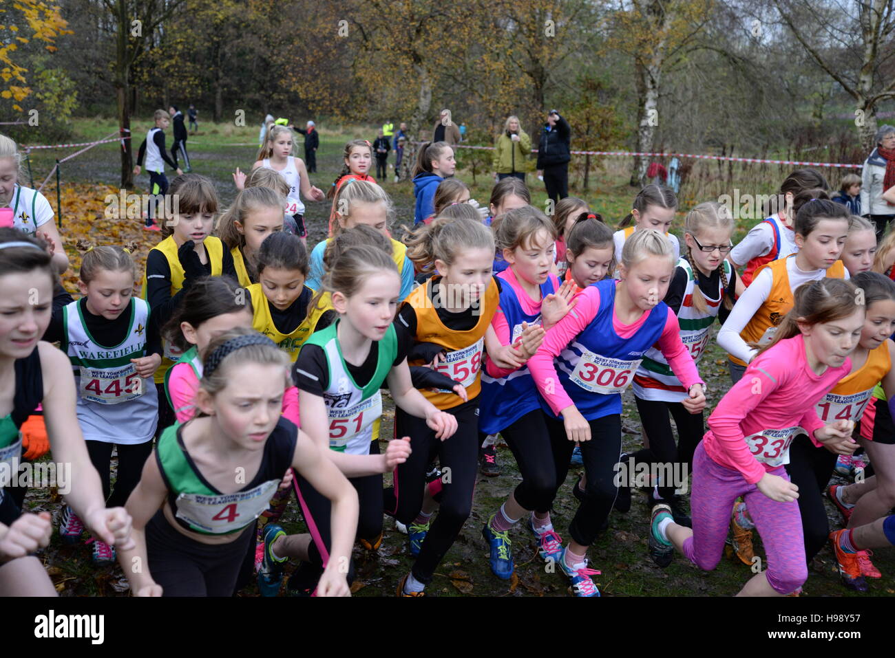 Cross country running children hi res stock photography and images Alamy