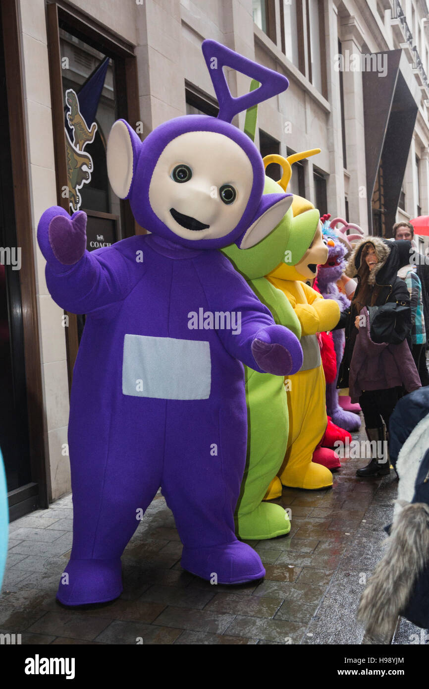 London, UK. 20 November 2016. Teletubbies. The 2016 Hamleys Christmas Toy Parade takes place along Regent Street, which went traffic-free for the day. The parade organised by the world-famous toy store Hamleys featured over many of the nation's favourite children's characters along with entertainers, a marching band and giant balloons. The parade is modelled on Macy's annual Thanksgiving Parade in New York. Credit:  Bettina Strenske/Alamy Live News Stock Photo