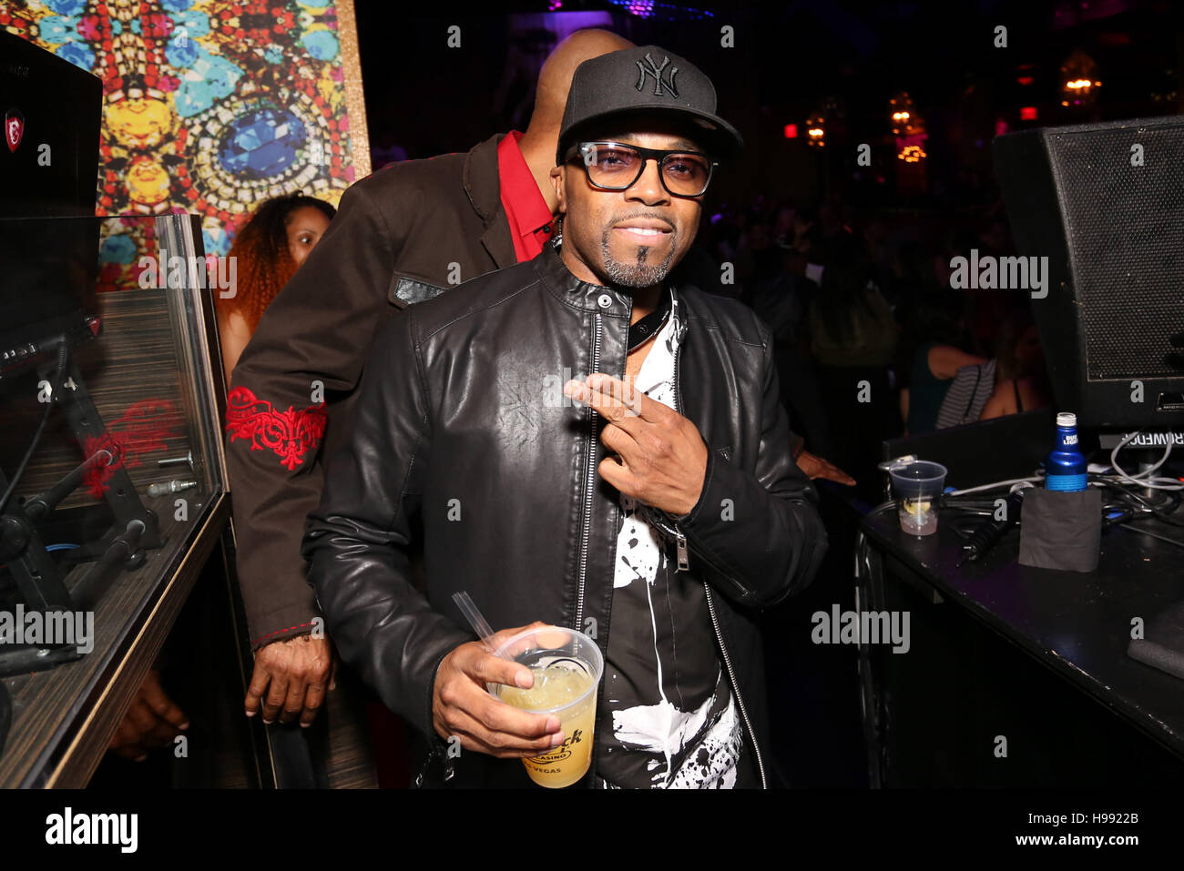 Las Vegas, NV, USA. 19th Nov, 2016. ***HOUSE COVERAGE*** Teddy Riley pictured as GINUWINE hosts at Vanity at Hard Rock Hotel & Casino in Las vegas, NV on November 19, 2016. © Gdp Photos/Media Punch/Alamy Live News Stock Photo