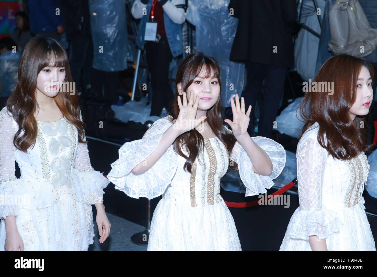 Seoul, Korea. 20th Nov, 2016. T-ARA So Yeon, Rainbow Seung-A attend a brand promotion conference in Seoul, Korea on 20th November, 2016.(China and Korea Rights Out) Credit:  TopPhoto/Alamy Live News Stock Photo