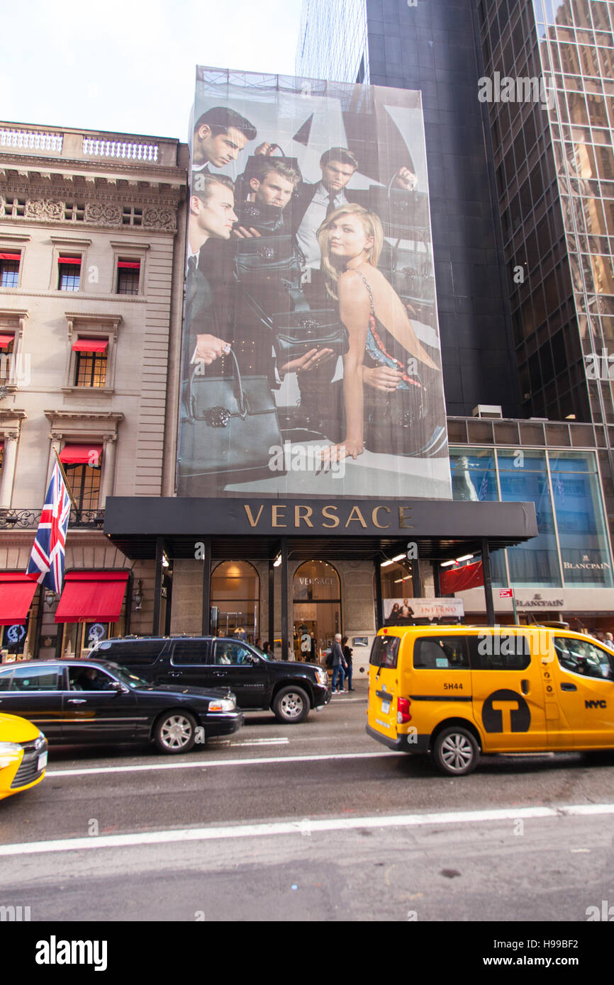 Bons Plans Voyage New York - Superbe devanture du magasin Cartier de la 5e  Avenue de New York ! . . . 📸@sincerelymaureen