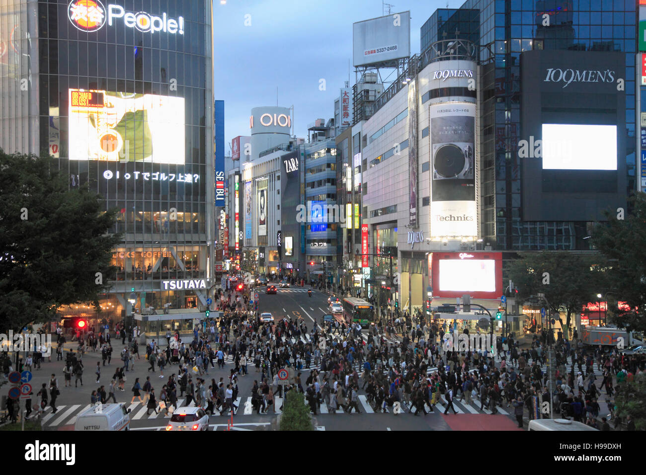 Japan, Tokyo, Shibuya, street scene, crowd, people, Shibuya Crossing, Stock Photo