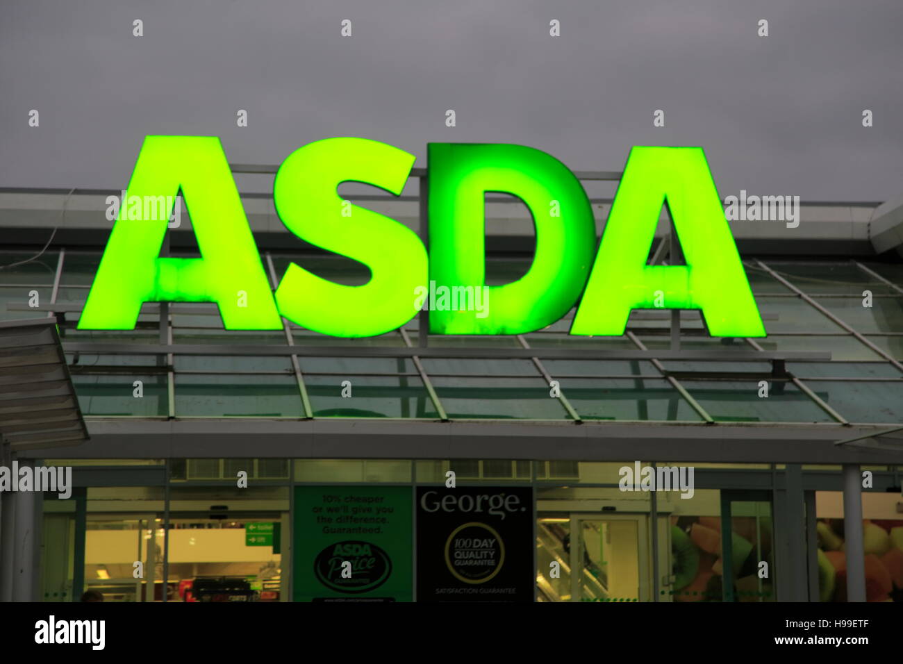 Магазин асда в англии. Asda market. Asda. Асда супермаркет. Asdas:"l.