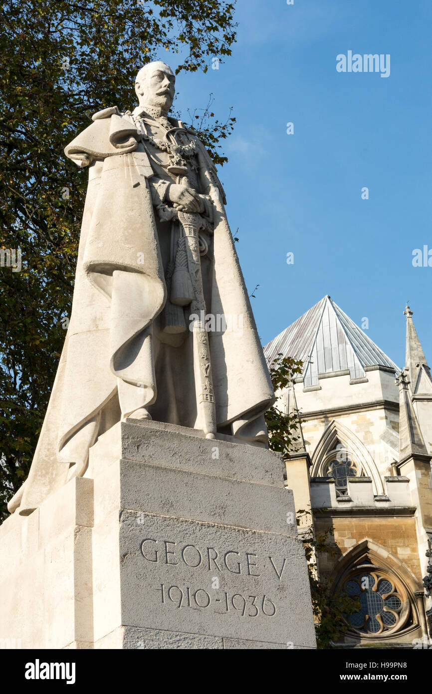 Statue of V outside Westminster Abbey in Parliament Square
