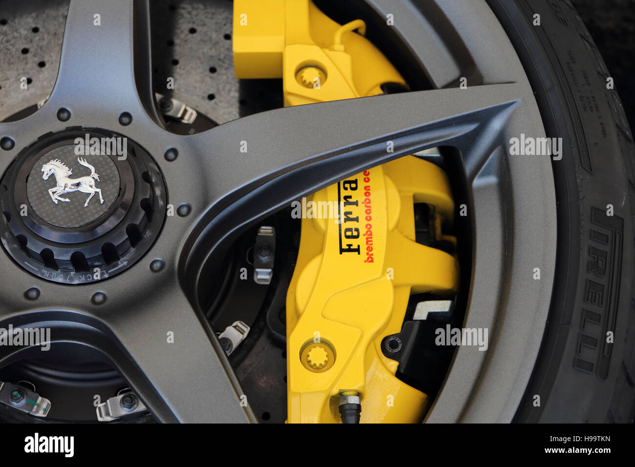Ferrari brake caliper hi-res stock photography and images - Alamy