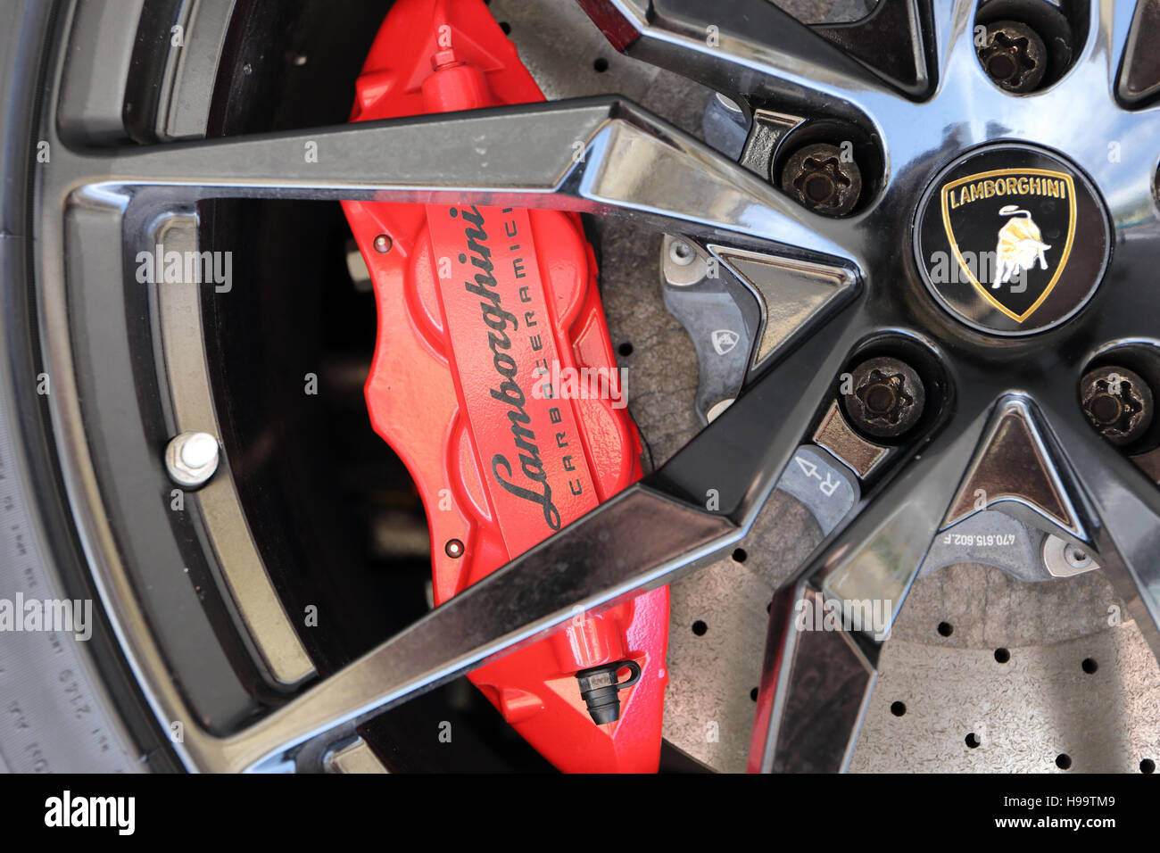 Lamborghini wheel hi-res stock photography and images - Alamy