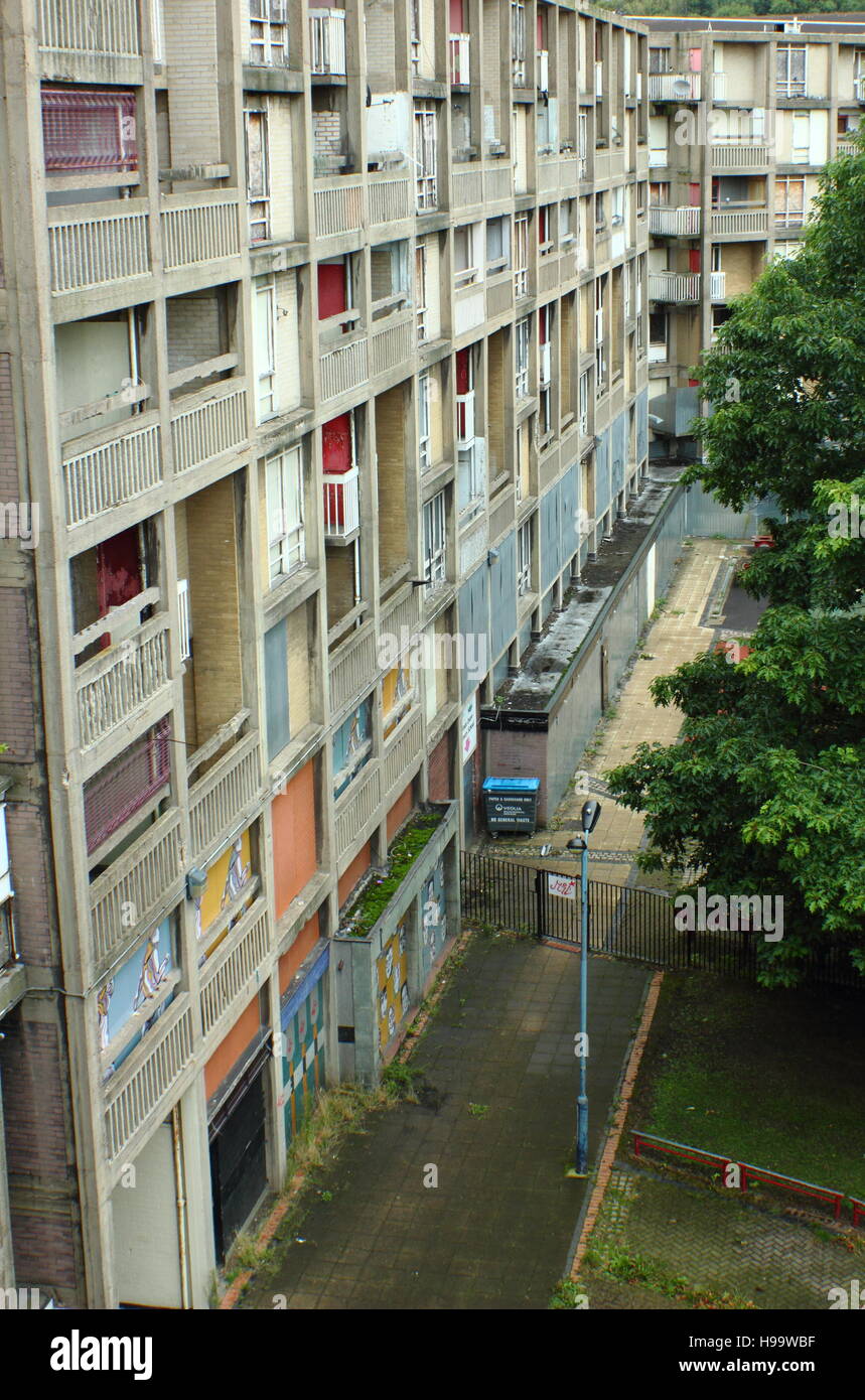 Sheffield, Yorkshire UK. September 2016. Flank of the Park Hill housing